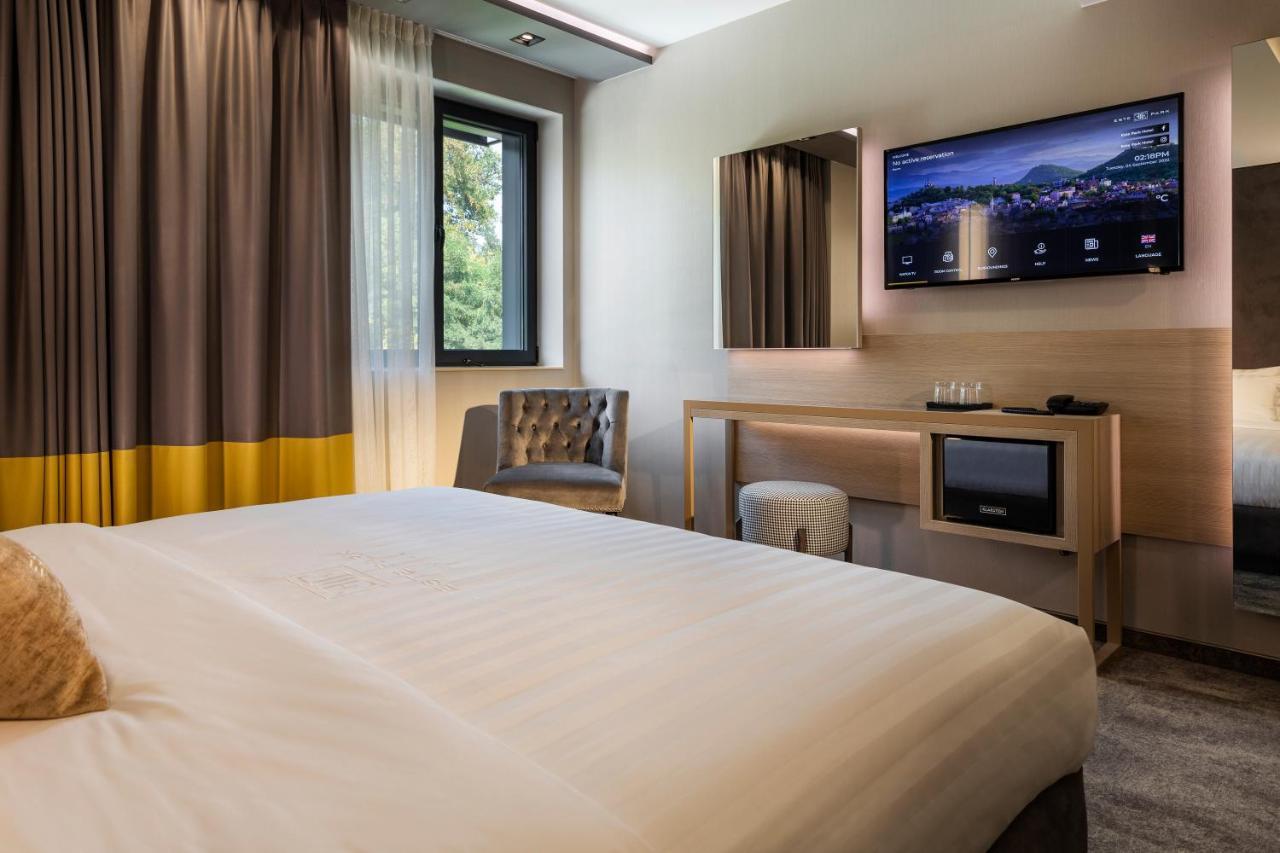 -- Este Park Hotel -- Part Of Urban Chic Luxury Design Hotels - Parking & Compliments - Next To Shopping & Dining Mall 플로브디프 외부 사진