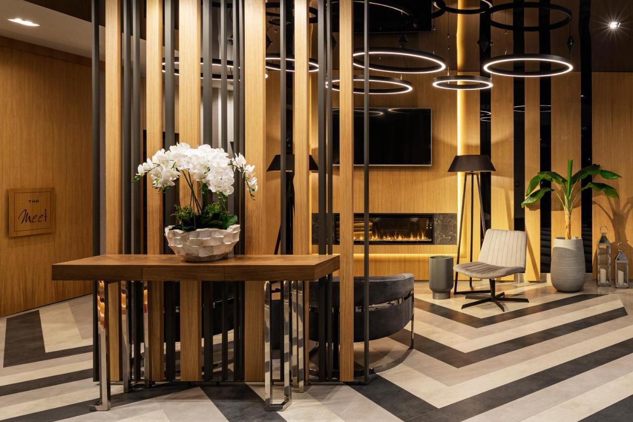 -- Este Park Hotel -- Part Of Urban Chic Luxury Design Hotels - Parking & Compliments - Next To Shopping & Dining Mall 플로브디프 외부 사진