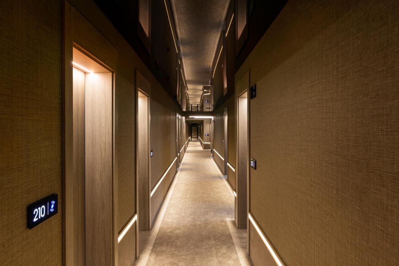 -- Este Park Hotel -- Part Of Urban Chic Luxury Design Hotels - Parking & Compliments - Next To Shopping & Dining Mall 플로브디프 외부 사진