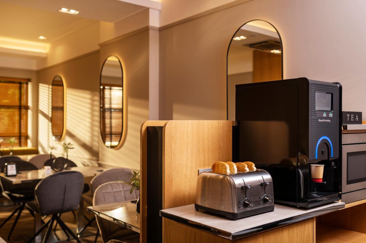 -- Este Park Hotel -- Part Of Urban Chic Luxury Design Hotels - Parking & Compliments - Next To Shopping & Dining Mall 플로브디프 외부 사진