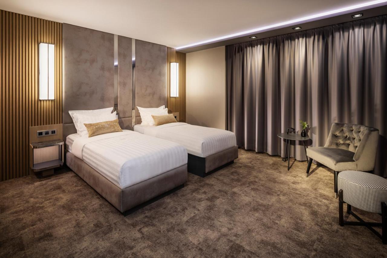 -- Este Park Hotel -- Part Of Urban Chic Luxury Design Hotels - Parking & Compliments - Next To Shopping & Dining Mall 플로브디프 외부 사진