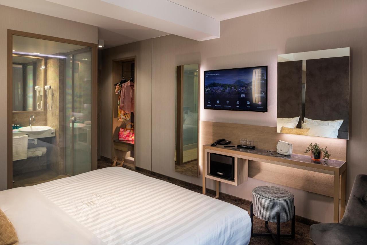 -- Este Park Hotel -- Part Of Urban Chic Luxury Design Hotels - Parking & Compliments - Next To Shopping & Dining Mall 플로브디프 외부 사진