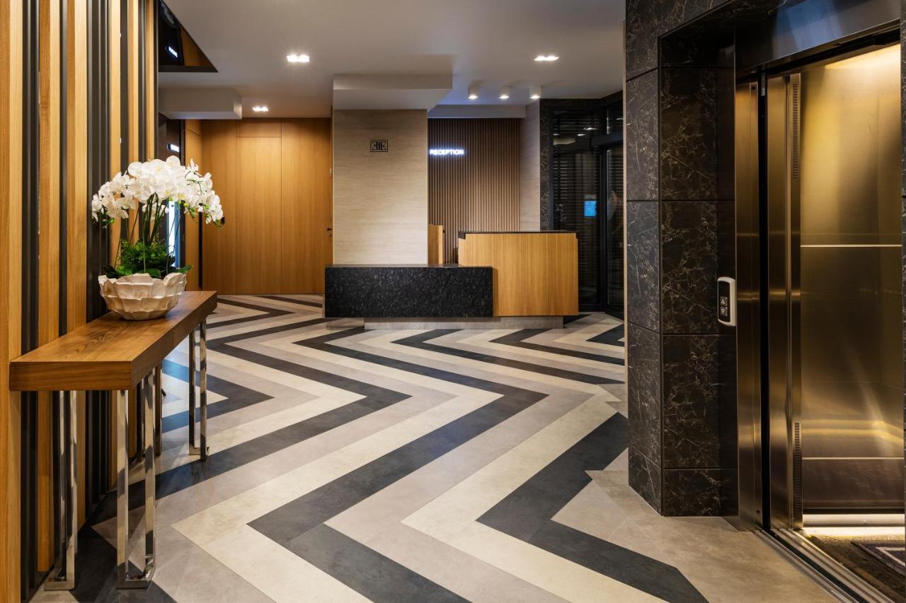-- Este Park Hotel -- Part Of Urban Chic Luxury Design Hotels - Parking & Compliments - Next To Shopping & Dining Mall 플로브디프 외부 사진