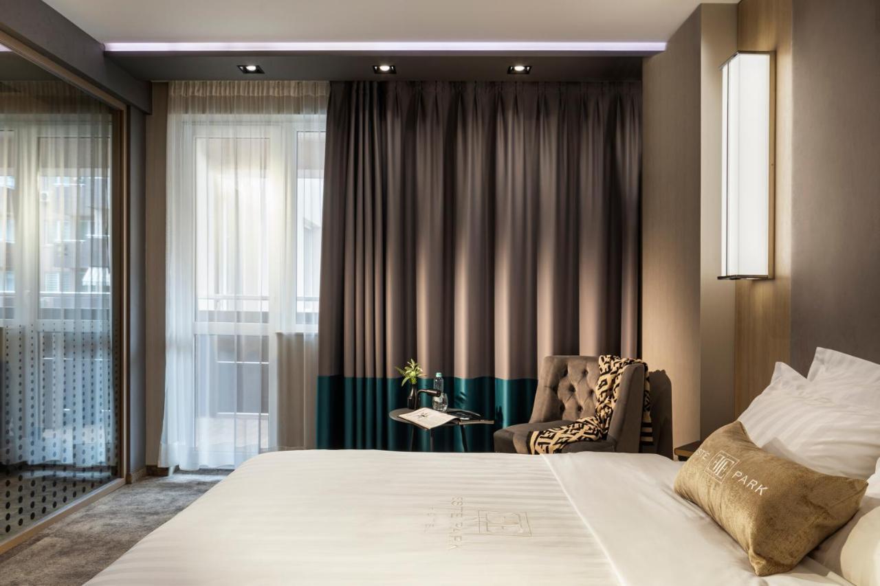 -- Este Park Hotel -- Part Of Urban Chic Luxury Design Hotels - Parking & Compliments - Next To Shopping & Dining Mall 플로브디프 외부 사진