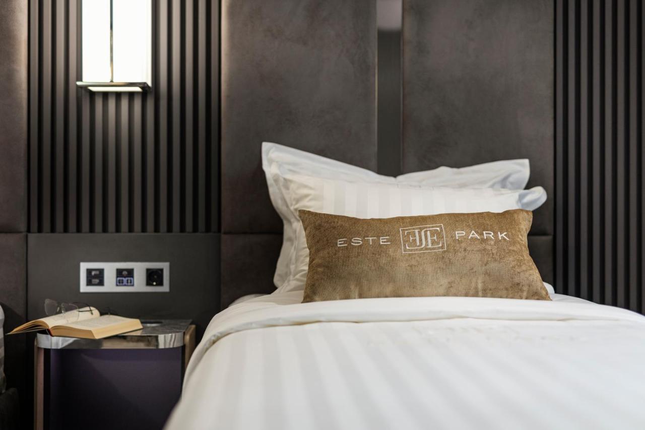 -- Este Park Hotel -- Part Of Urban Chic Luxury Design Hotels - Parking & Compliments - Next To Shopping & Dining Mall 플로브디프 외부 사진