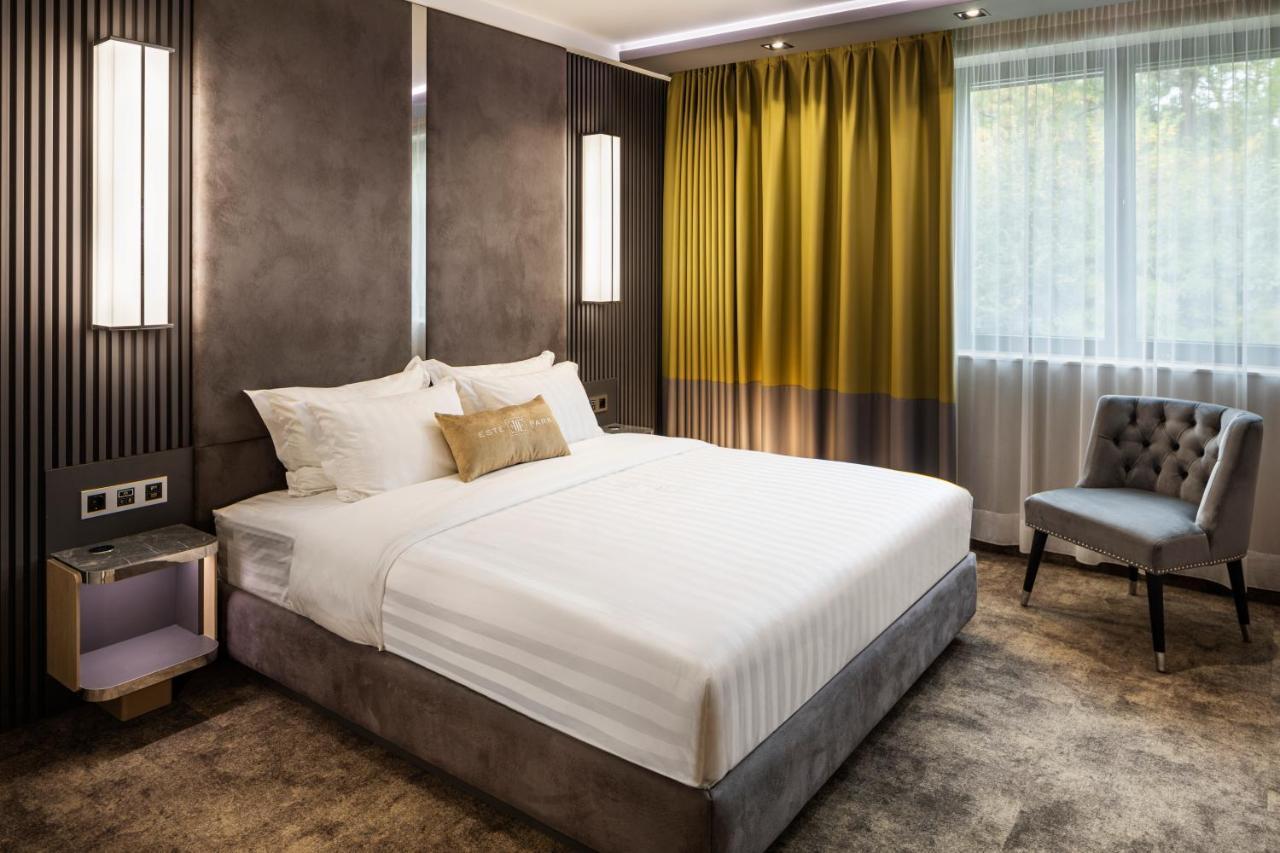 -- Este Park Hotel -- Part Of Urban Chic Luxury Design Hotels - Parking & Compliments - Next To Shopping & Dining Mall 플로브디프 외부 사진