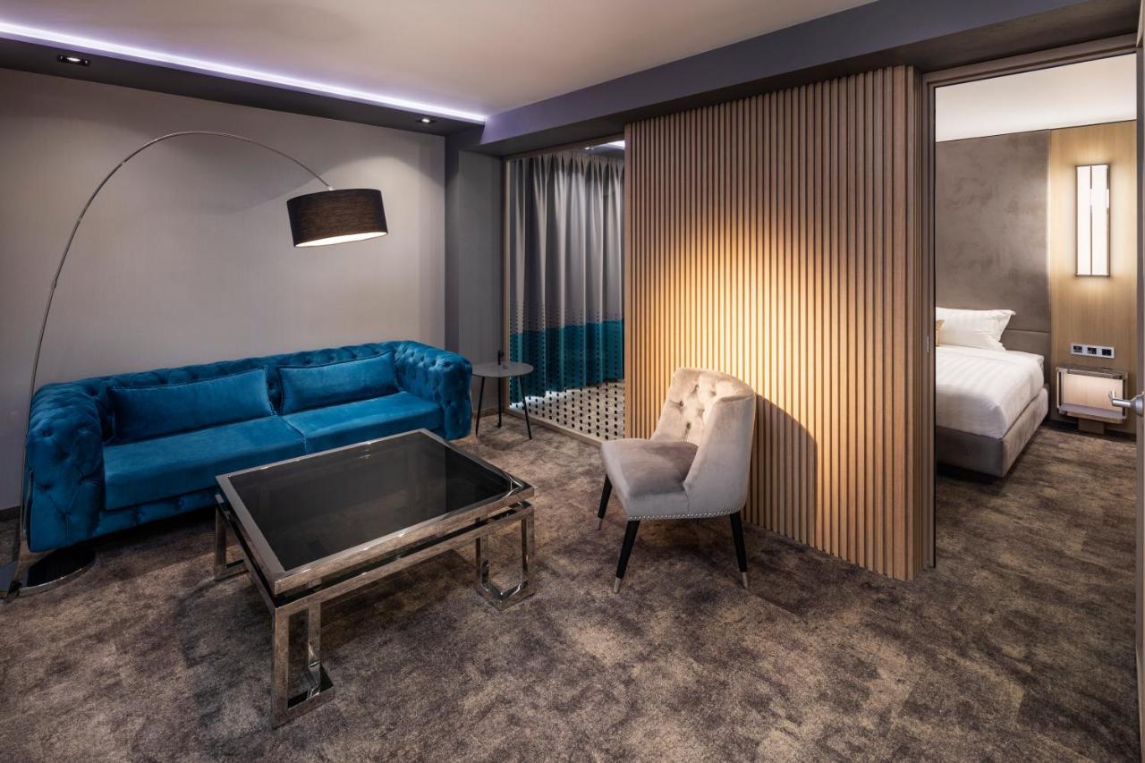 -- Este Park Hotel -- Part Of Urban Chic Luxury Design Hotels - Parking & Compliments - Next To Shopping & Dining Mall 플로브디프 외부 사진