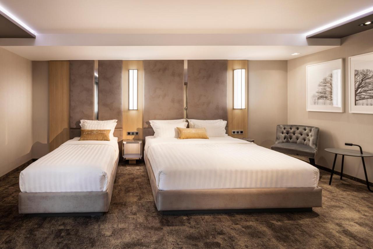 -- Este Park Hotel -- Part Of Urban Chic Luxury Design Hotels - Parking & Compliments - Next To Shopping & Dining Mall 플로브디프 외부 사진