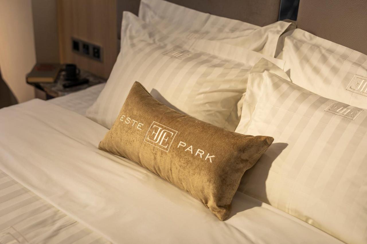 -- Este Park Hotel -- Part Of Urban Chic Luxury Design Hotels - Parking & Compliments - Next To Shopping & Dining Mall 플로브디프 외부 사진